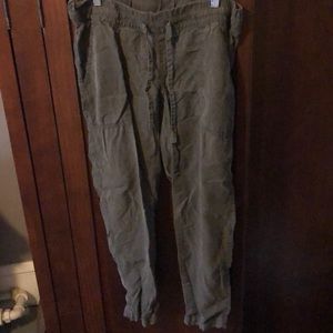 A Pea in the Pod jogger maternity pants